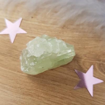 Calcite verte pierre brute 1