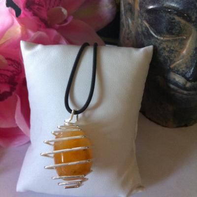 collier-cage-calcite-orange-a.jpg